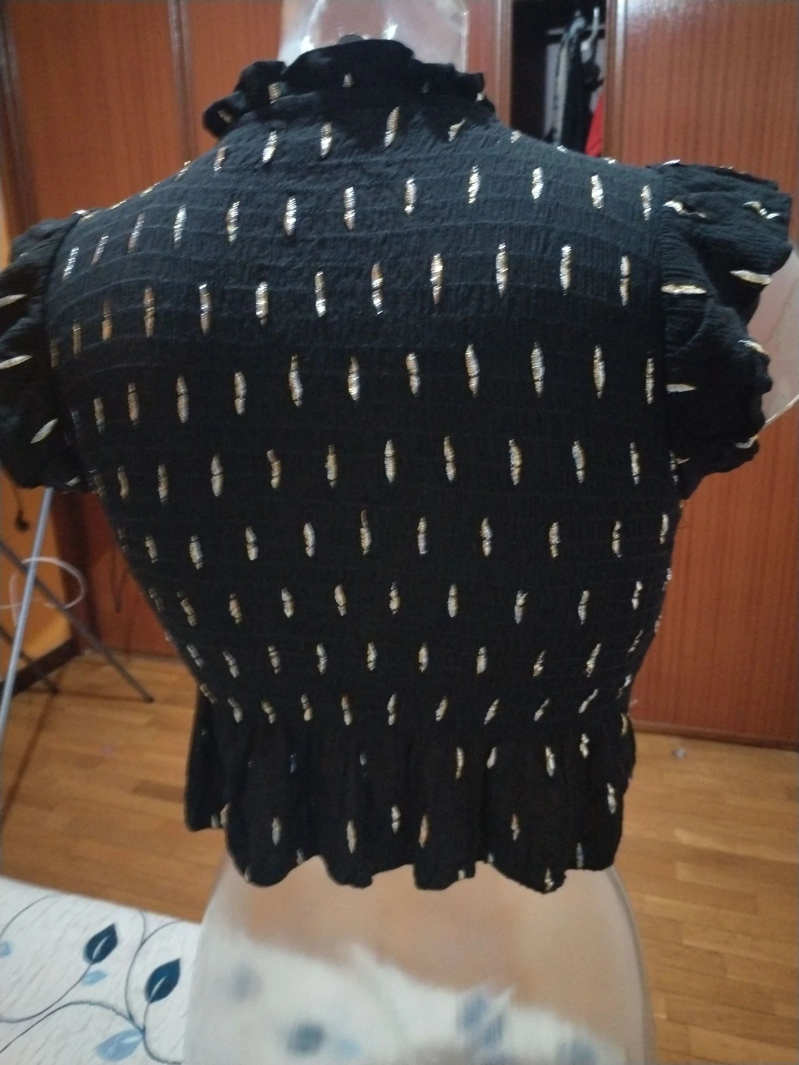 Black t-shirt or black ptoc with a sparkle of shine – photo 4
